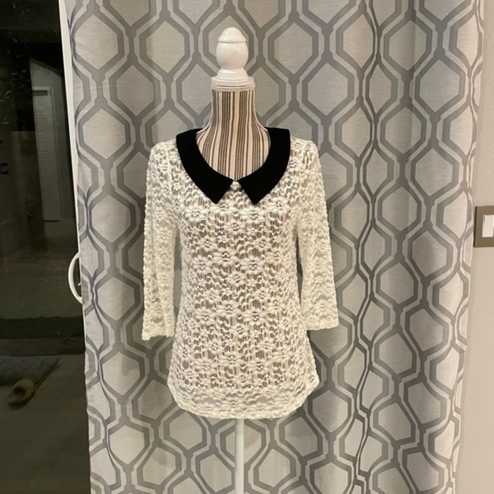 Forever 21 Collared Lace Top